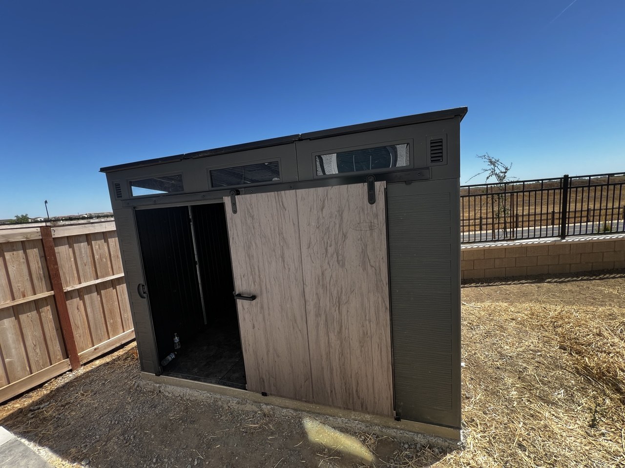 Large shed assembly